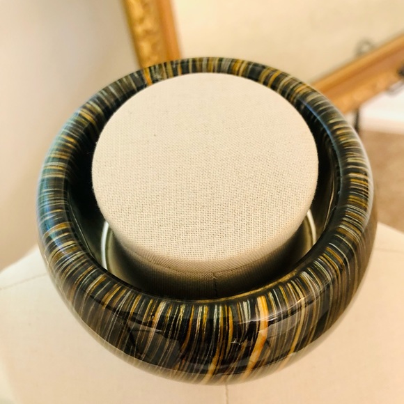 Unusual Vintage Retro large acrylic lucite style bangle Bracelet - Picture 3 of 10